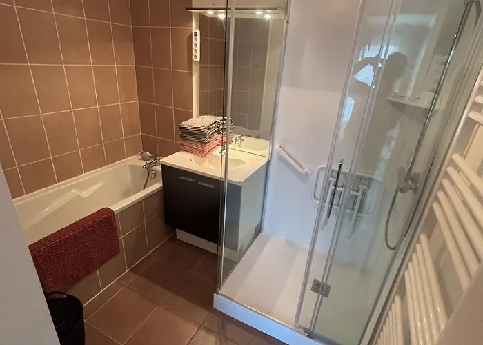 4 Personnes Rue De La Ouistreham